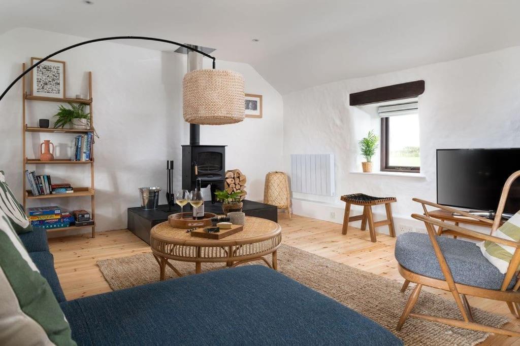 Porthcurno Barns, The Cart Lodge - Cosy Cottage, Walk To Porthcurno Beach, Pedn Vouder & Minack Theatre Penzance Kültér fotó
